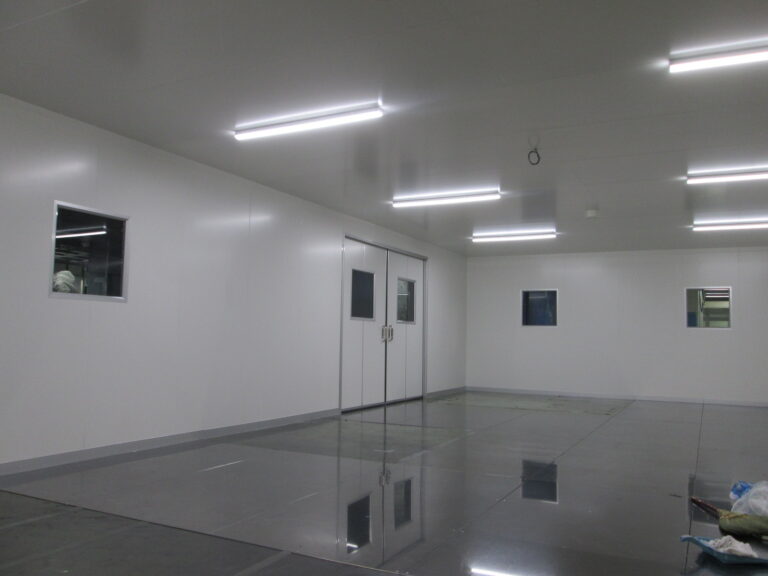 ドライルームパネル工事（大手電子機器製造工場）